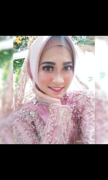 Siti Yulianti profile icon