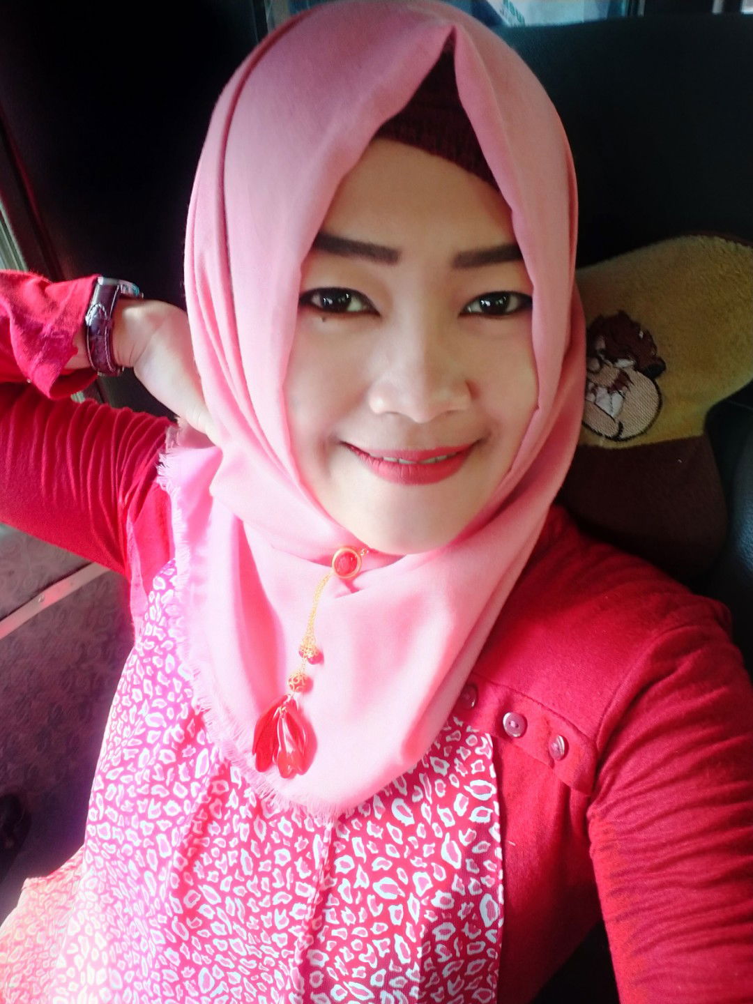 Ria Anggraini profile icon