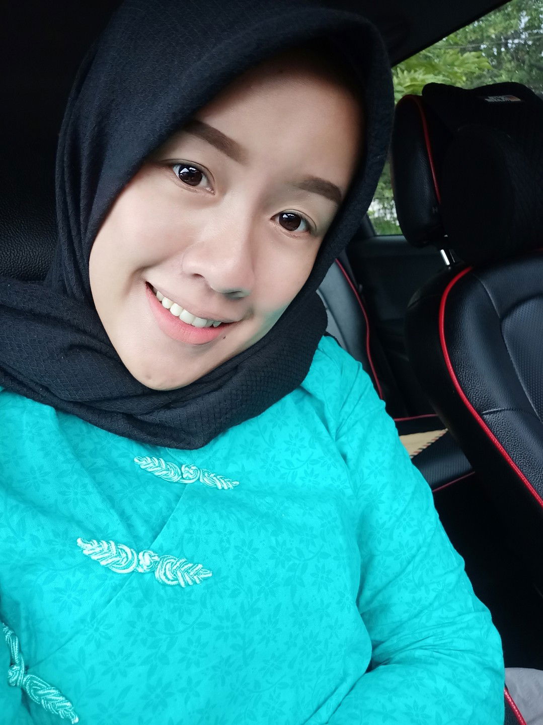 emylia dwi cahya profile icon