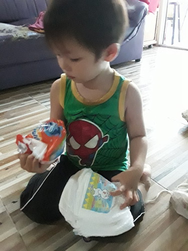 ลูกเล่นโทรศัพท์มือถือกลัวลูกมีปัญหาสมาธิสั้นจะทำยังไงดี?