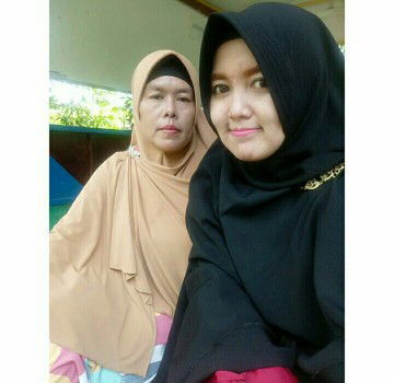 Dia adalah bidadariku