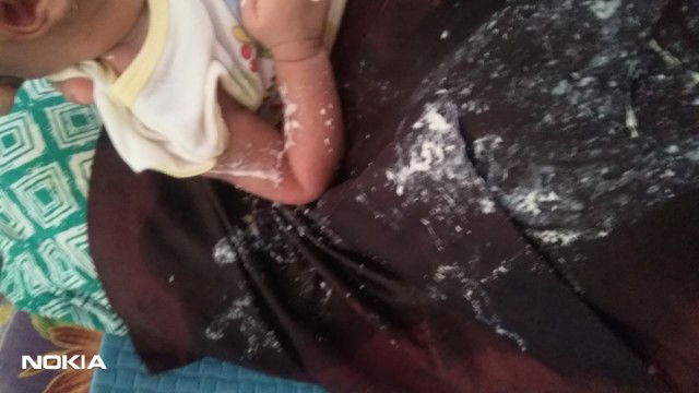 muntah pd bayi apakah bahaya