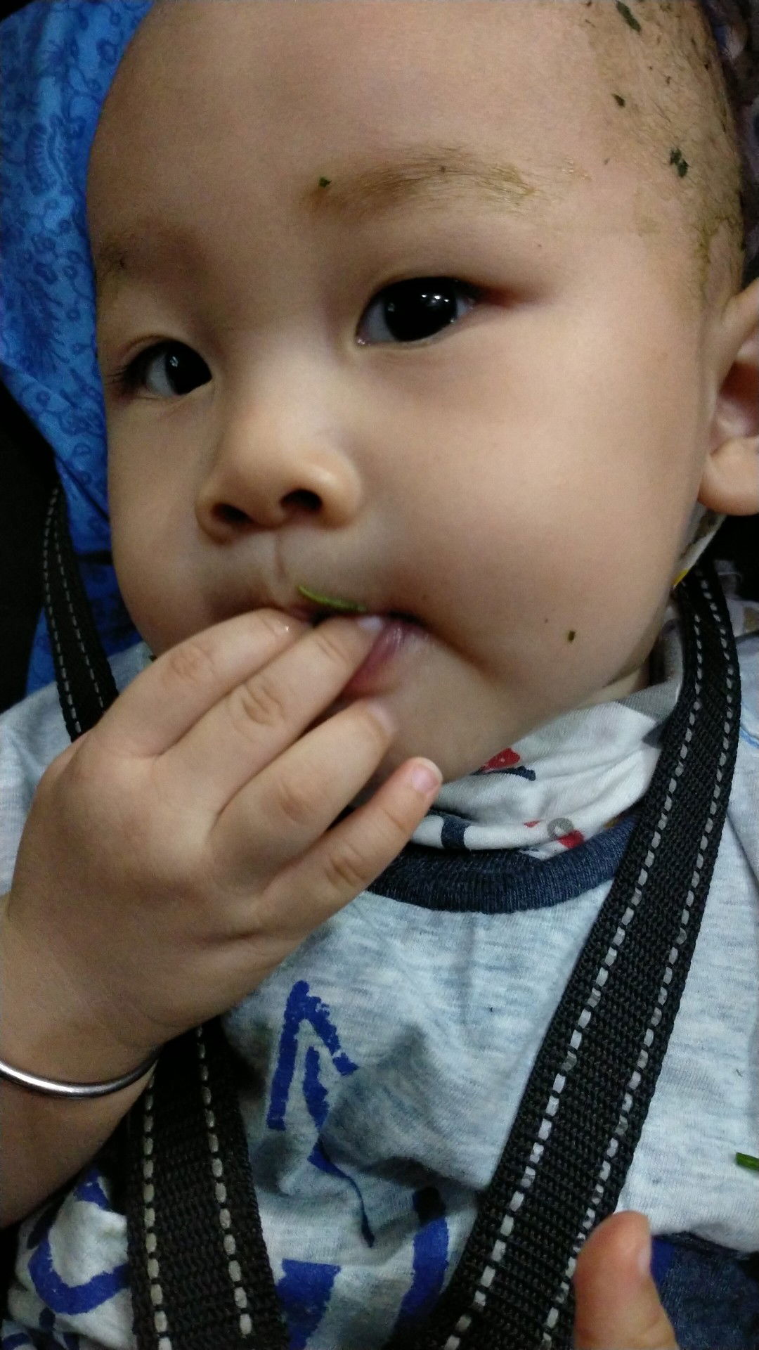 cara menanggapi tingkah laku bayi 10 bulan