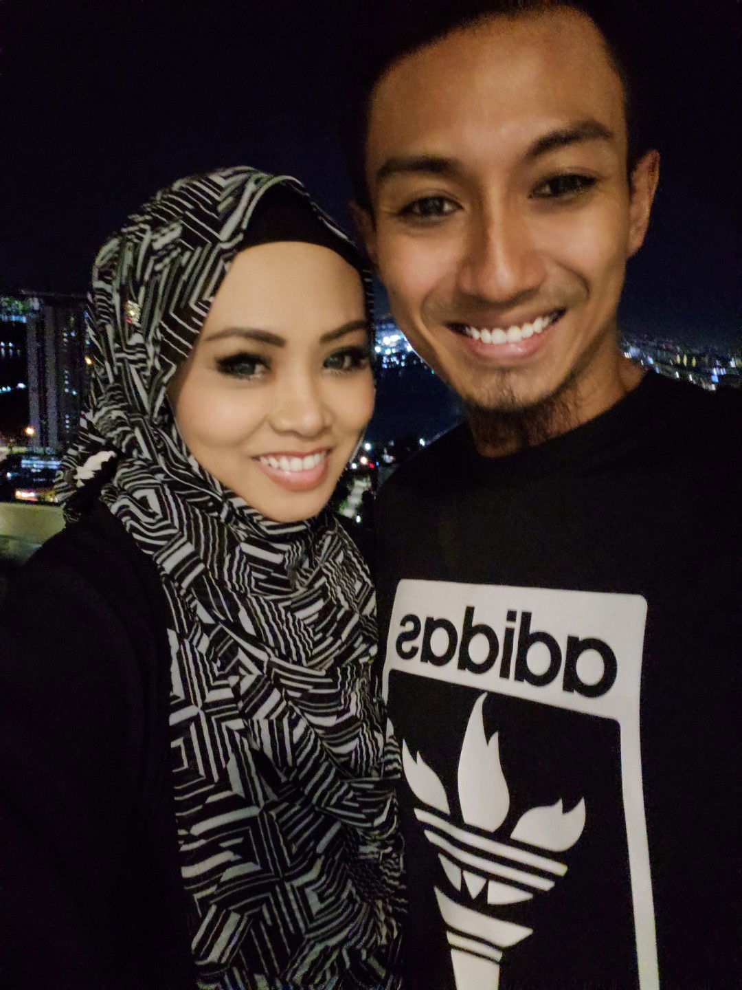 Nur Nahari profile icon