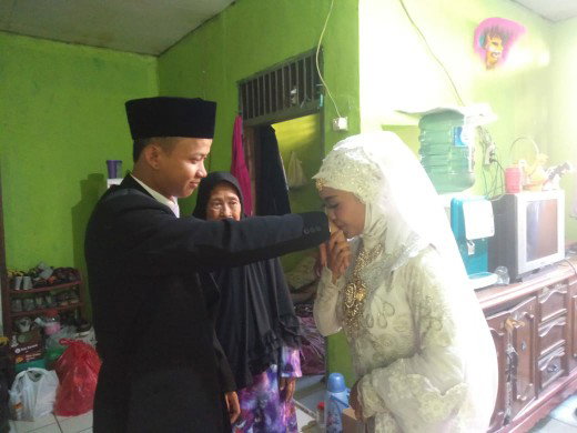 fitri ari profile icon