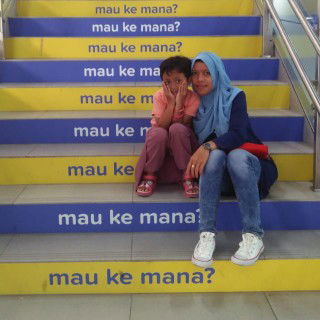 Wiwik Lestari profile icon