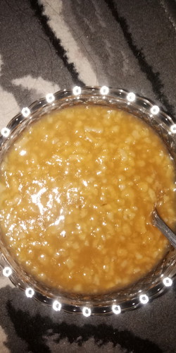 bawaan hamil kali ya kalau makan nasi bawaan nyaa mual cuman bisa makan bubur aja