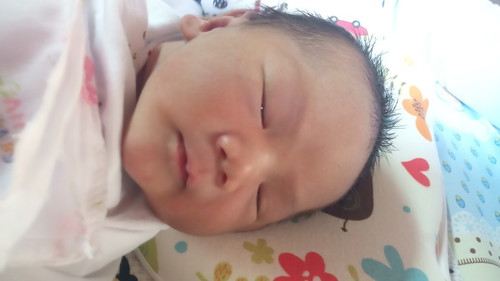 แตกแล้วจ้าหมอนัดผ่าวันที่9มีนาแต่ปวดท้องมีน้ำเดินตอน6โมงเช้าวันอาทิตย์ ที่8มีนาสงสัยน้องอยากคลอดวันนี้ค่ะ หนัก 3490จ้า