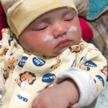 udah hampir 1 buln anak mamah