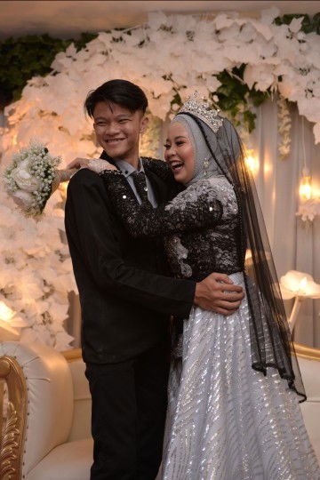 Dini Noor Setyawati profile icon