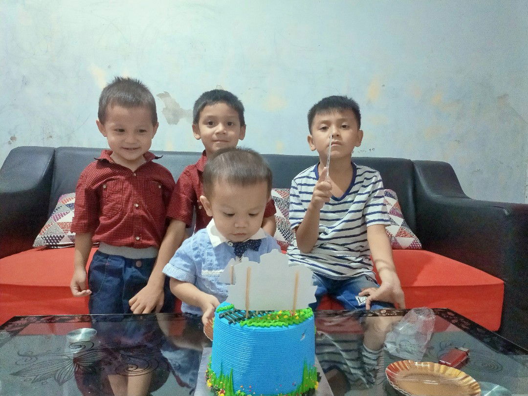 yunia Julianto profile icon