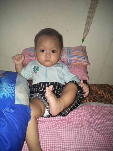 BELAJAR DUDUK USIA 6 BULAN