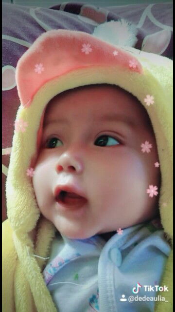 Indah Syahri profile icon