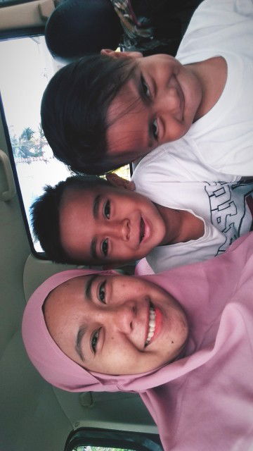 bermain bersama anak