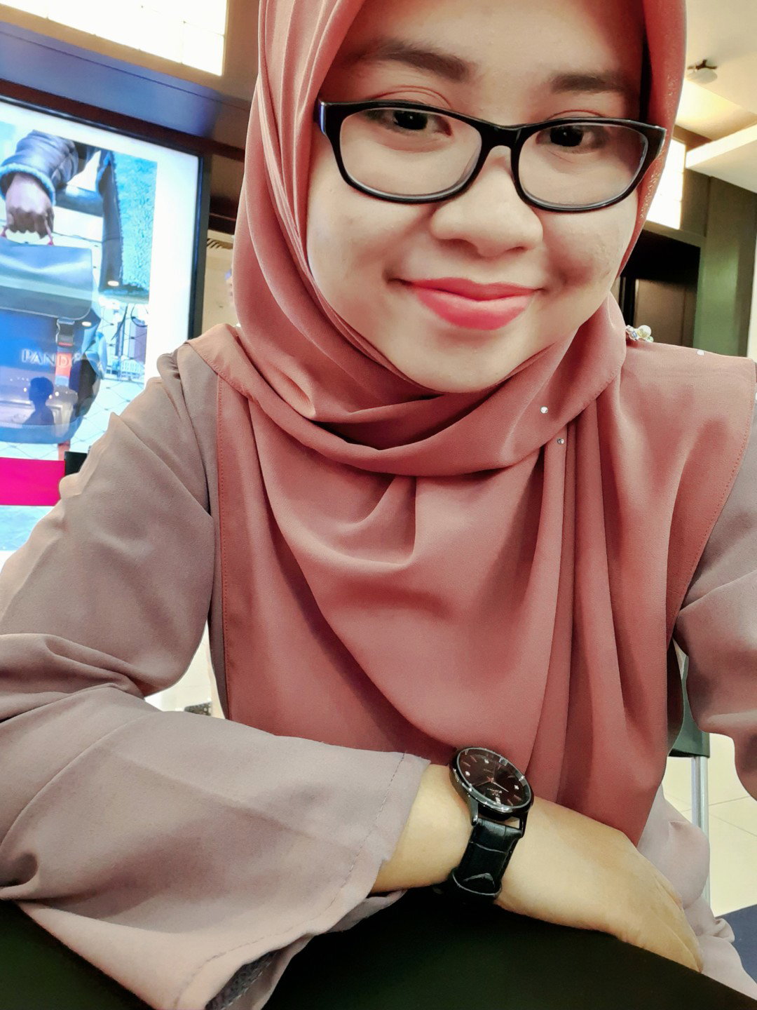 Myra hassan profile icon
