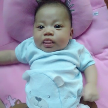 น้องชอบเอาลิ้นออกมา
