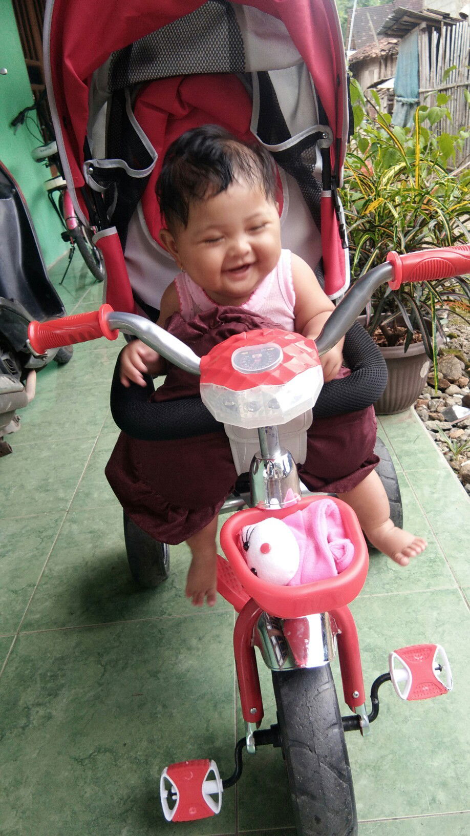 Novia Anggi saputri profile icon