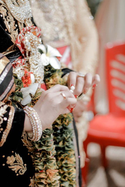 Dwi Putri Lestari profile icon