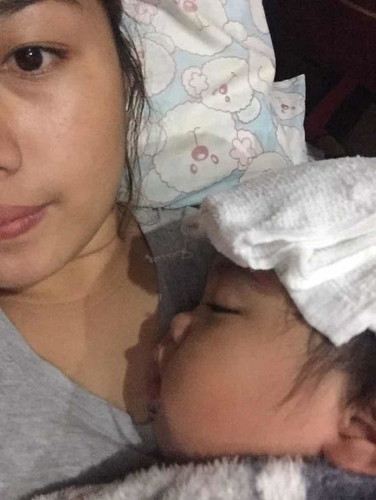 Moms normal lang po ba lagnatin si baby pag tumutubo ang bagang na ngipin po?