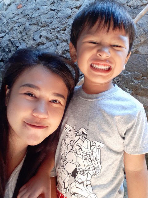 momy zian & aziel profile icon