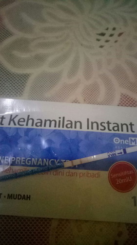 moms,itu positif gak ya? tp mash samar2. asaya telat haid 14hr?