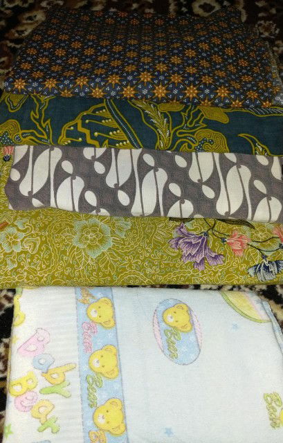 Bismillahirrahmanirrahim.. Barangkali ada bunda" yang butuh Baju bayi Preloved