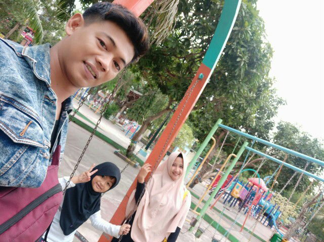 Dewi Mom'echa profile icon