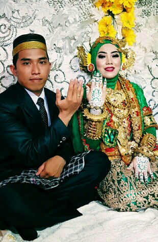 Thiny Suhendra Dahlan profile icon