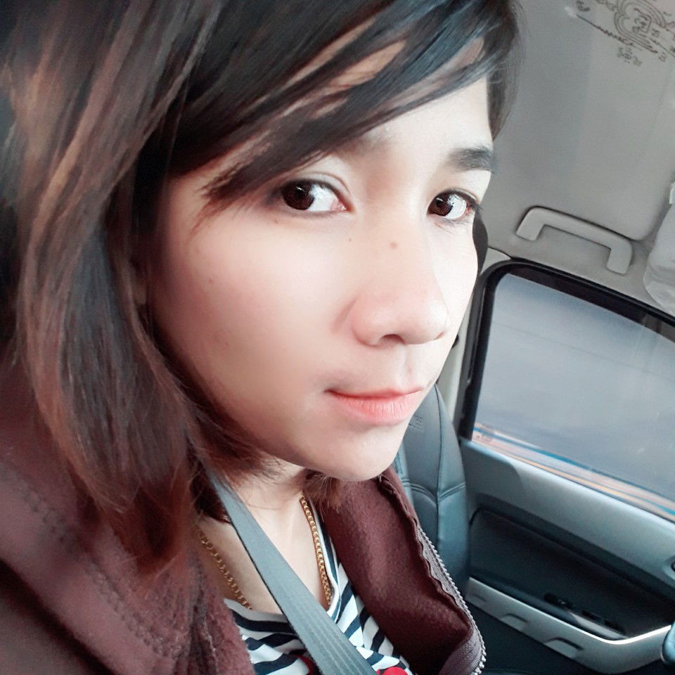 คุณแม่ขาสั้น กับลูกสาวตัวเล็ก profile icon