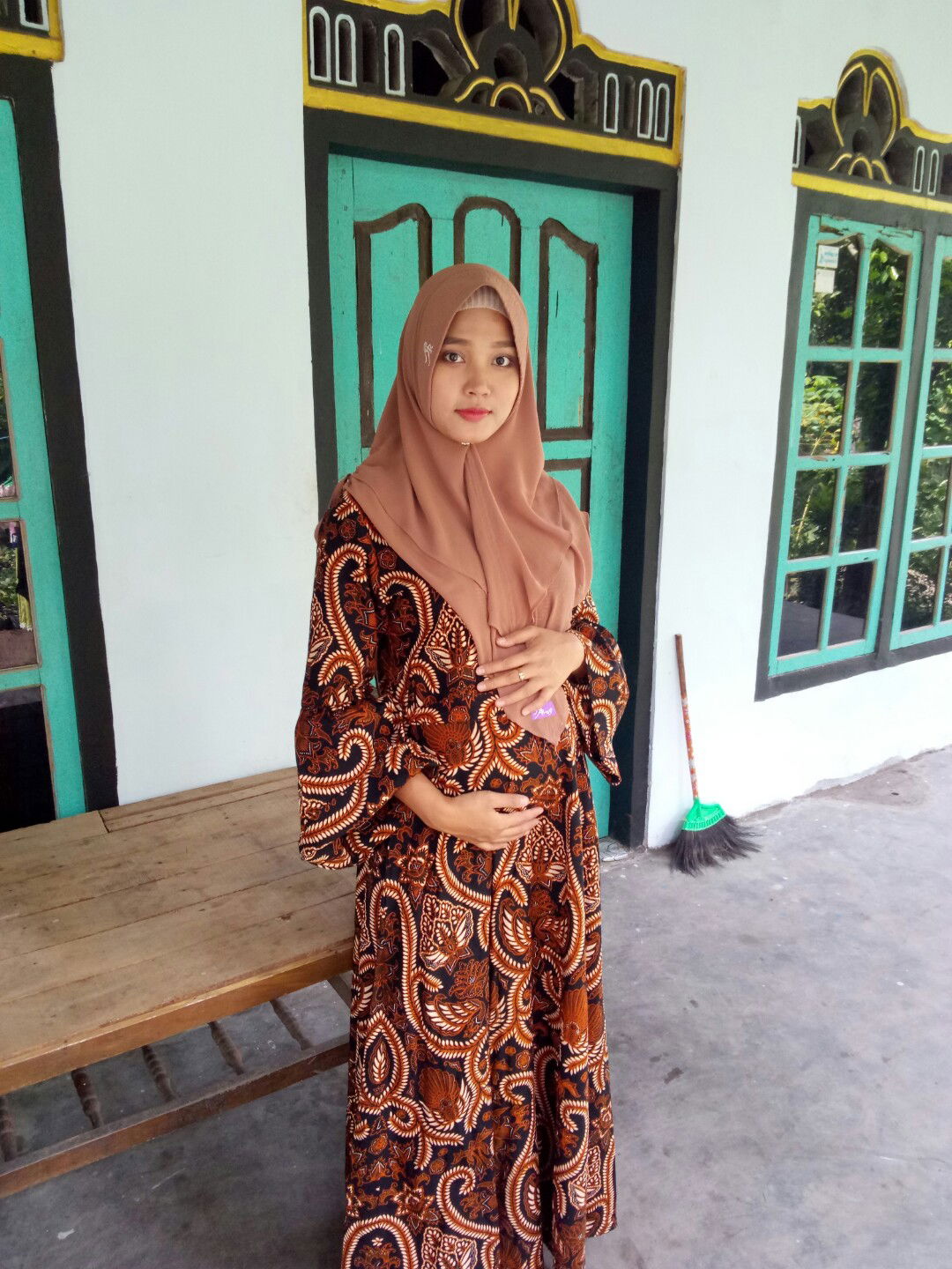 Dwi Retno Sari profile icon