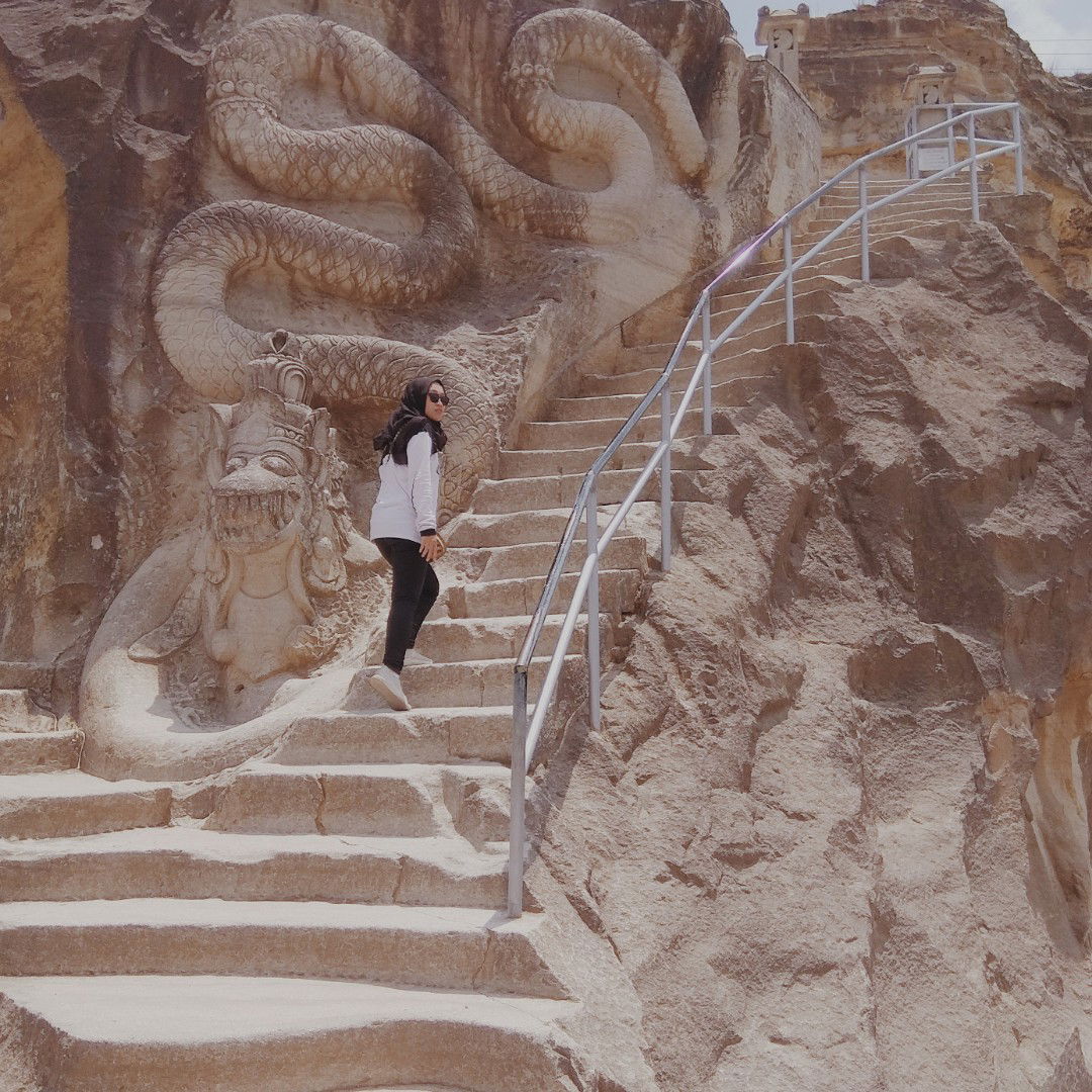 Lutfiati Mustighfarin profile icon