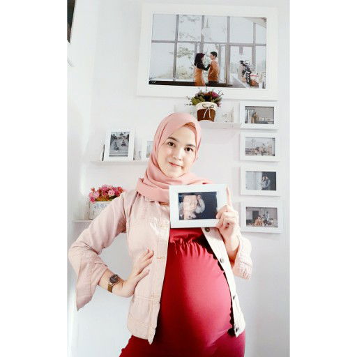 bella monika profile icon