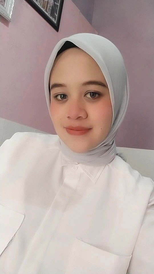 Dewi Riyana profile icon