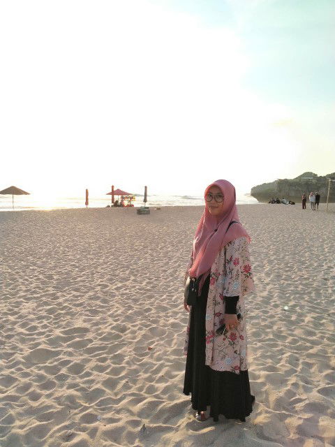 Prastya Yuni Astuti profile icon