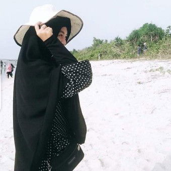 Retnasari profile icon