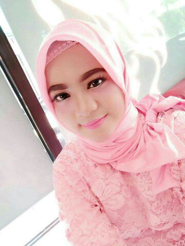 Heni Andriyani profile icon