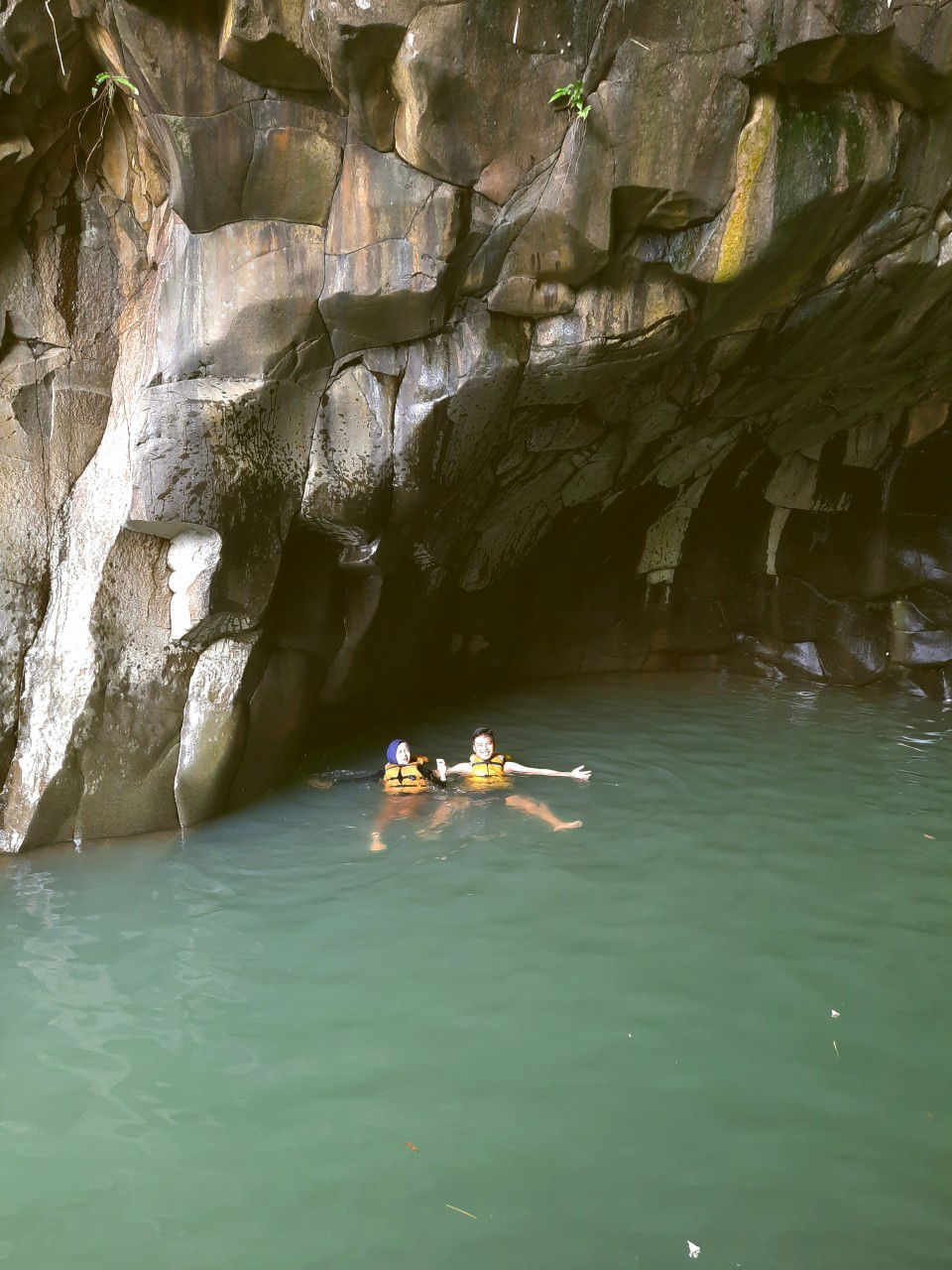 Syahnaz Hidhea profile icon