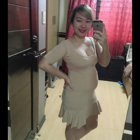 Team August baby bump