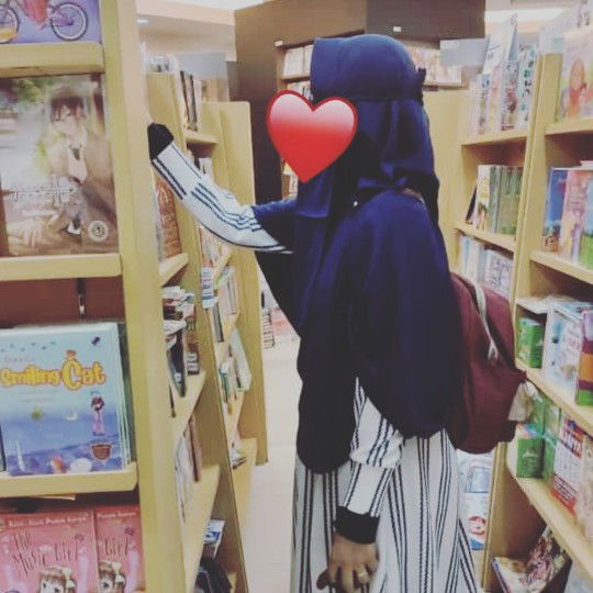 Putri Agustini profile icon