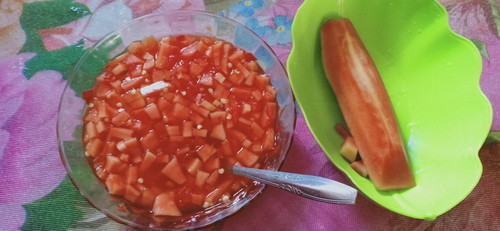 makan rujak asinan pepaya