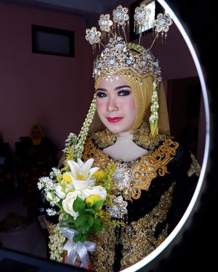 Ningrum Widiastuti profile icon