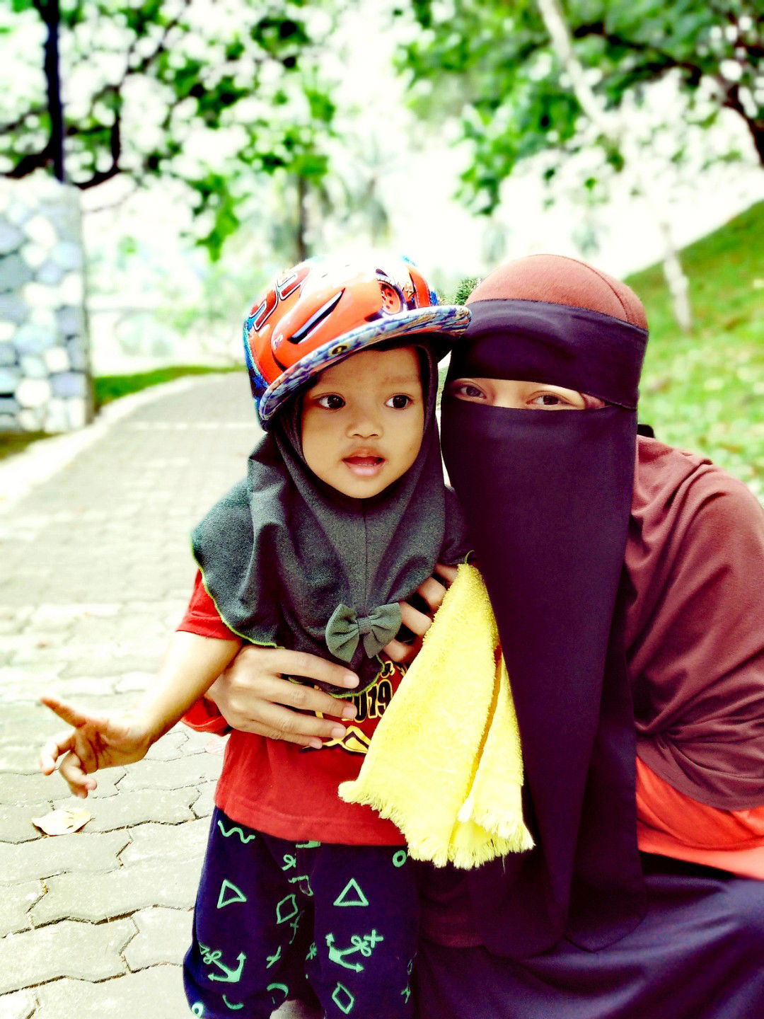 Husna Wahrodzi profile icon