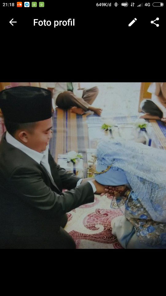 Ayu Lestari profile icon