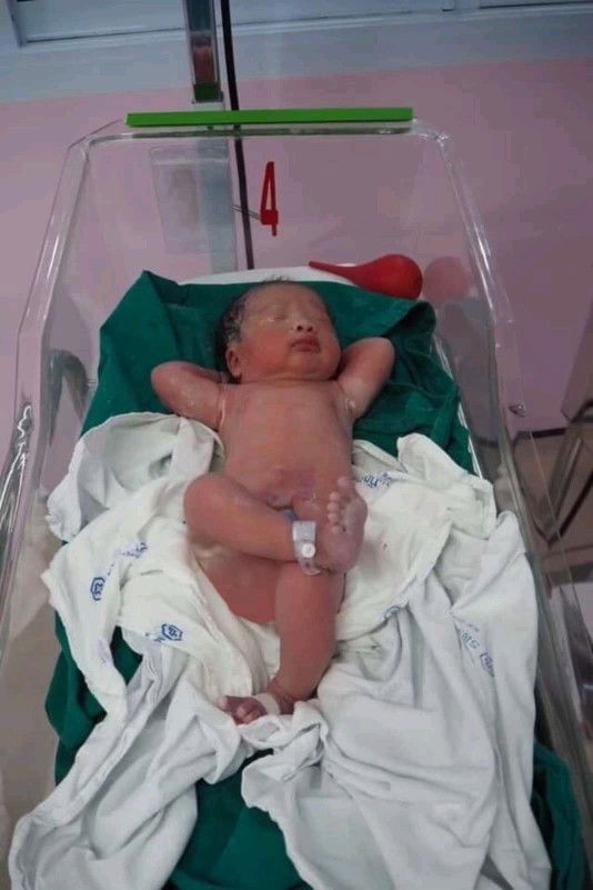 E Ri Ca profile icon