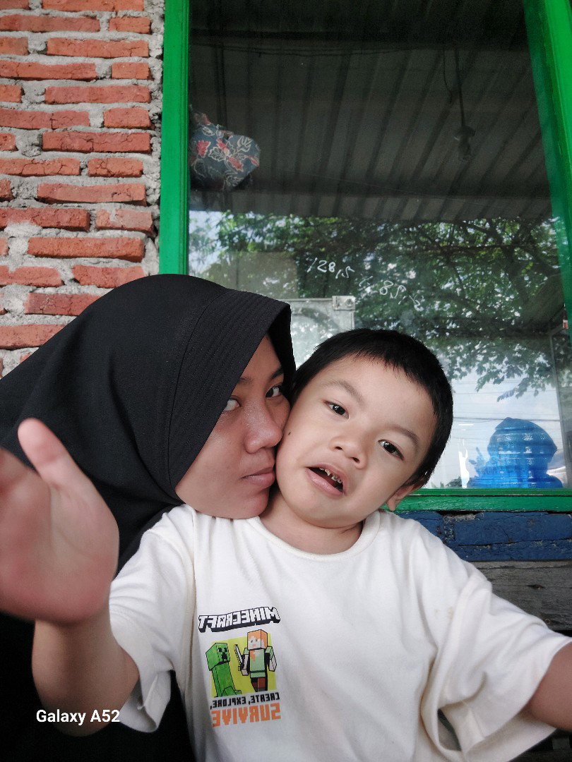 Husna Fauziah profile icon