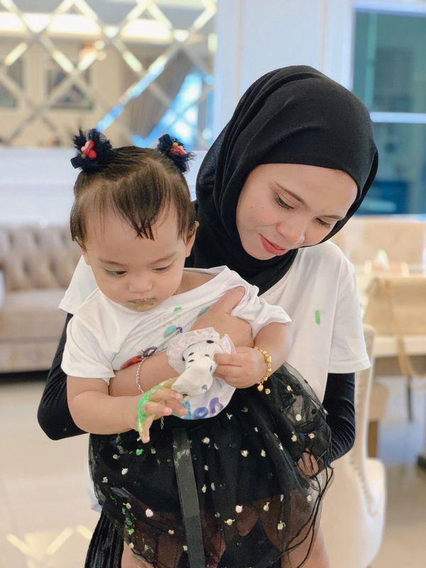 mimi hariz profile icon