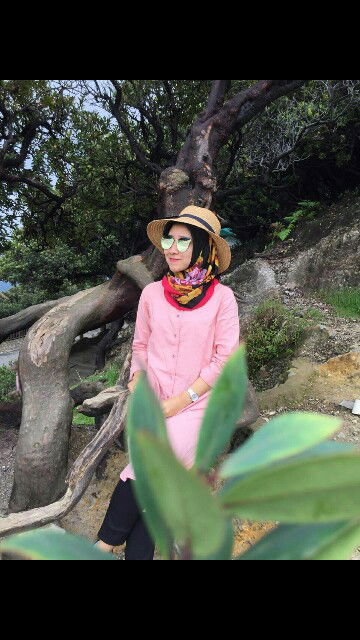 Indriani Wira profile icon