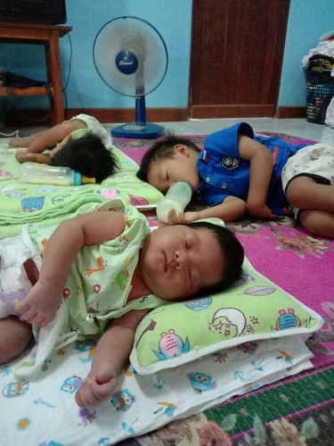 น้ำหนักลูก 1เดือนเพิ่มกันกี่โลกันค่ะแม่ๆ