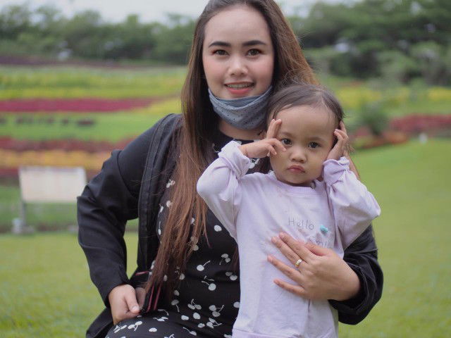 Elly Solihat profile icon