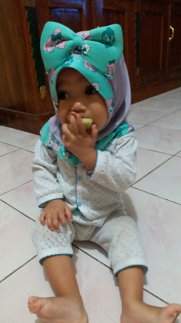 minta pakai hijab